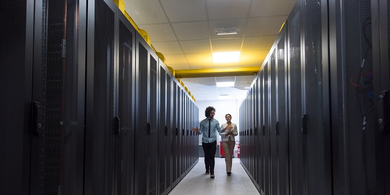 Championing Sustainability in the IT Industry: Cutting-edge Strategies for Optimizing Energy Efficiency and Reducing Carbon Emissions in Data Centers