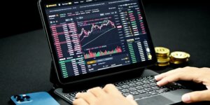 Crypto Giants Triumph: Evaluating the Stellar Performance of MicroStrategy and Coinbase Amid Market Turbulence