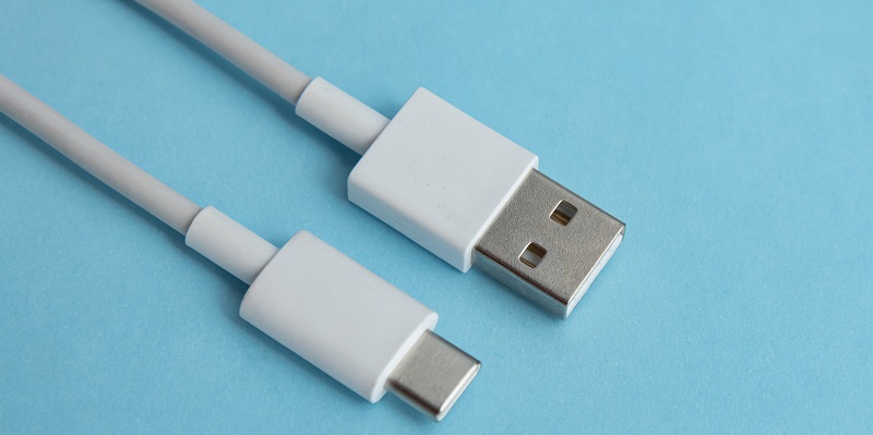 Shifting Sands: The Inevitable Transformation of iPhone’s Proprietary Charging Port to Universal USB-C Under EU Regulations