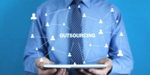 Navigating the Complexities of Global Payroll and HR: Unlocking Benefits Through Outsourcing