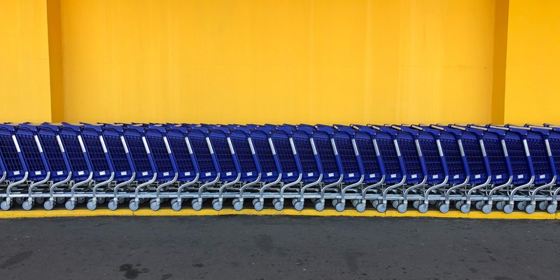 Riding the Shift: Walmart’s Strategic Response to Rising Value-Consciousness and Digital Shopping Trends