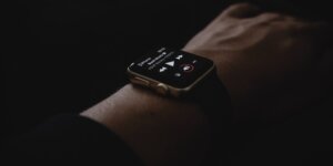 Apple’s Resolution: An Investigation into Flickering Watch Displays and Changes in Watch Face Adjustment Amid User Feedback