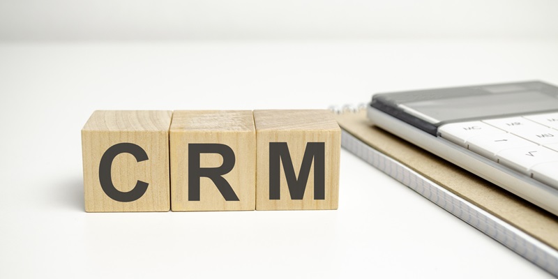 Choosing Your CRM Solution: An In-Depth Comparison between Microsoft Dynamics and HubSpot