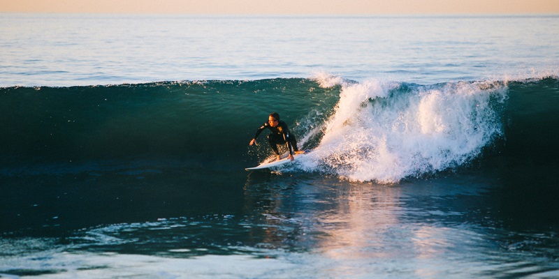 Riding the Wave of the Future: The Disruptive Power of AI in Surfing