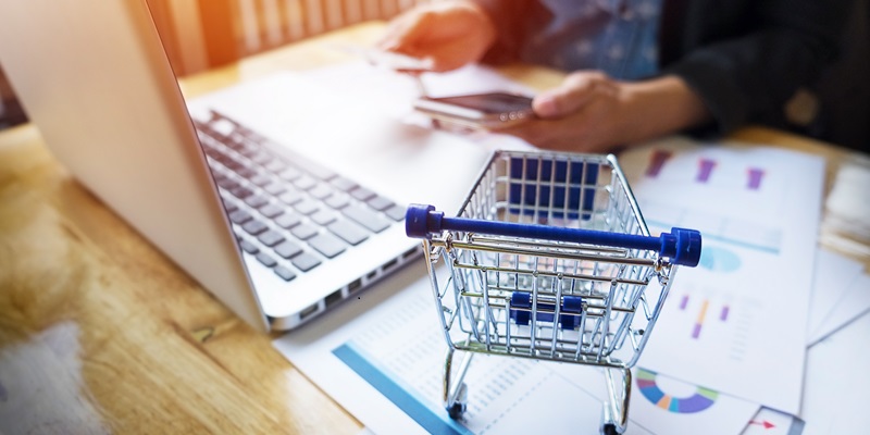 Boosting E-Commerce Sales: An In-Depth Insight into the Optimization of Product Variation Listings