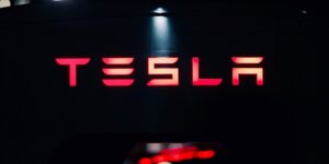 Appeals Court Curtails NLRB’s Power: Tesla’s Union Insignia Policy Deemed Permissible