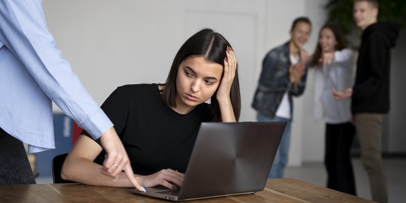 Workplace Bullying in the Digital Age: Understanding, Addressing, and Combating Harassment at Work on Online Platforms