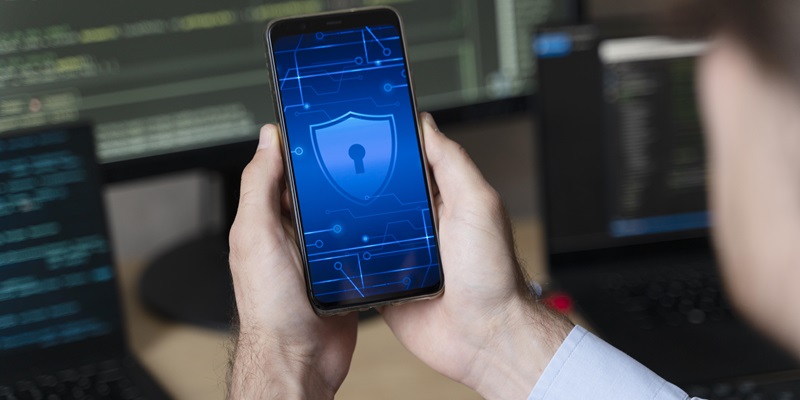 Navigating Mobile Security: Guard Against Malware, Phishing, and Data Leaks