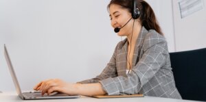 How Is AI Reinventing Customer Service in BPOs?