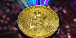 Top Bitcoin Miners Hold On to Assets Ahead of 2024 Halving