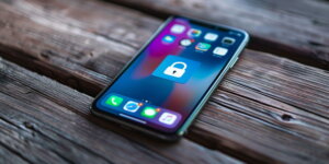 Are Tech Giants Competing on Smartphone Security Updates?