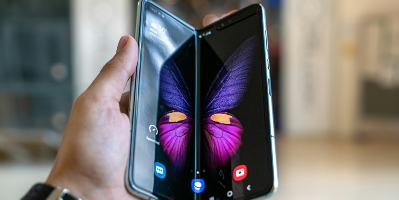 Foldable Smartphones: The Next Revolution in Mobile Tech