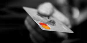 How Are UK Households Managing Rising Credit Card Debt?