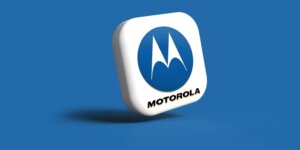 Motorola Razr 50 Ultra: High-End Foldable, Low Reparability Score