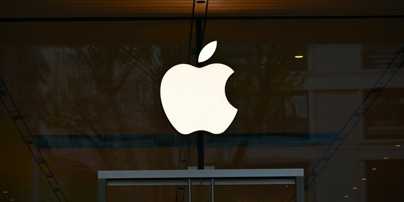 Apple Intelligence Delayed: Privacy, Caution, and Regulation Challenges