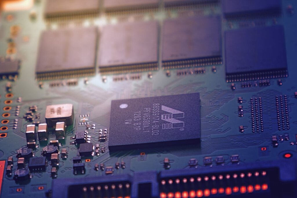 Snapdragon 8 Elite Excels in Emulation, Runs Red Dead Redemption at 160+ FPS