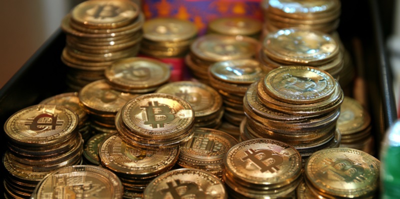 Bitcoin Soars to $96K: Institutional and Retail Investors Drive Growth