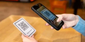 Why Are QR Code Payments Surging in Vietnam’s Cashless Economy?