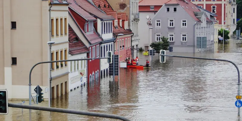 How Can Businesses Mitigate Flood Risks with Advanced Technologies?